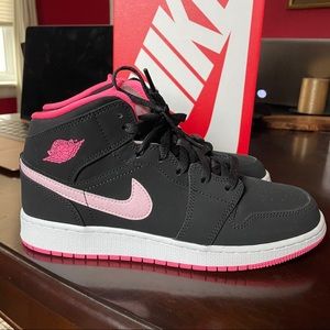 Air Jordan 1 Mid Black and Pink EUC! 7Y/8.5